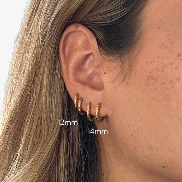 Basic Creol med tidløst design i 18K guldbelagt rustfrit stål.